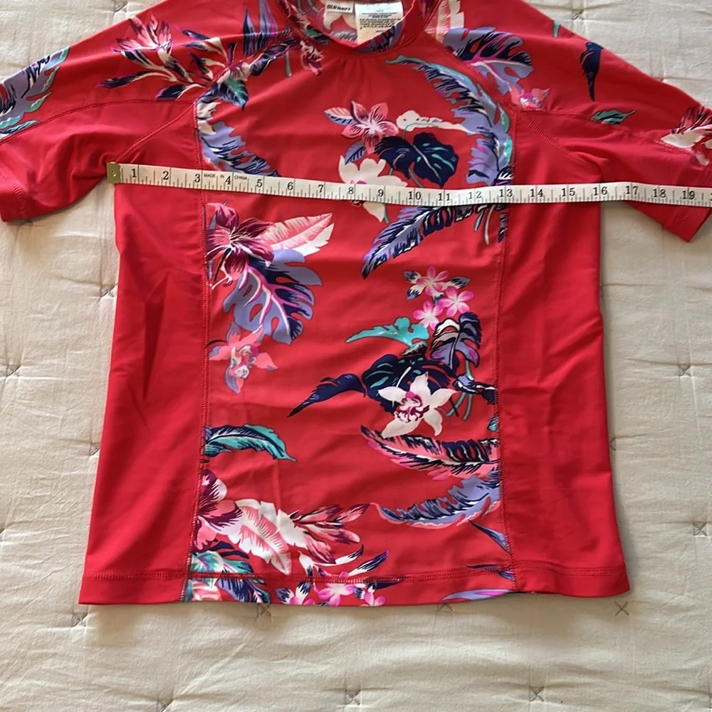 💕 2 for $15 - Old Navy Red and Purple Floral Rash Guard